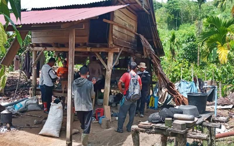 Pondok yang Dirusak oleh Gajah Liar