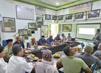 Tujuh Ketua MHA Kabupaten Aceh Tamiang Lakukan Kunjungan Kerja ke Kantor Yayasan AGC Tujuh Ketua MHA Kabupaten Aceh Tamiang Lakukan Kunjungan Kerja Ke Kantor Yayasan AGC