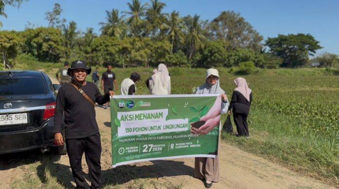 HAKA dan AGC Tanam 150 Pohon Aren di Waduk Paya Kareueng HAKA dan AGC Tanam 150 Pohon Aren di Waduk Paya Kareueng